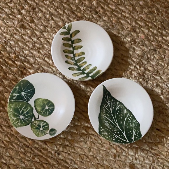 Green Leaves Dessert Plates, Set of 3 - Picture 2 of 7
